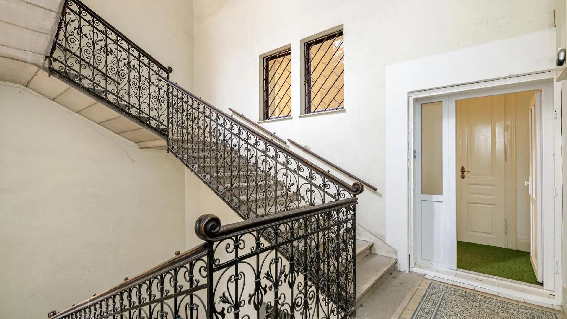 Gloria Downtown Apartments Budapest 0*,