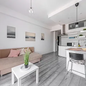Carina Apartman